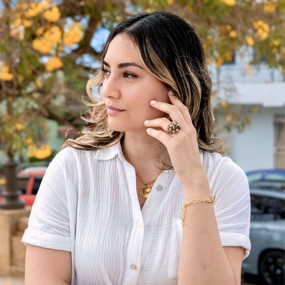 "Raíz" Ring – A Tribute to Eternal Love - Picture 1 of 2